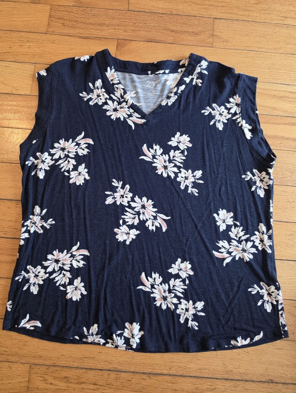 Maurices Navy Floral V Neck Sleeveless Top Women's XL Rayon Casual